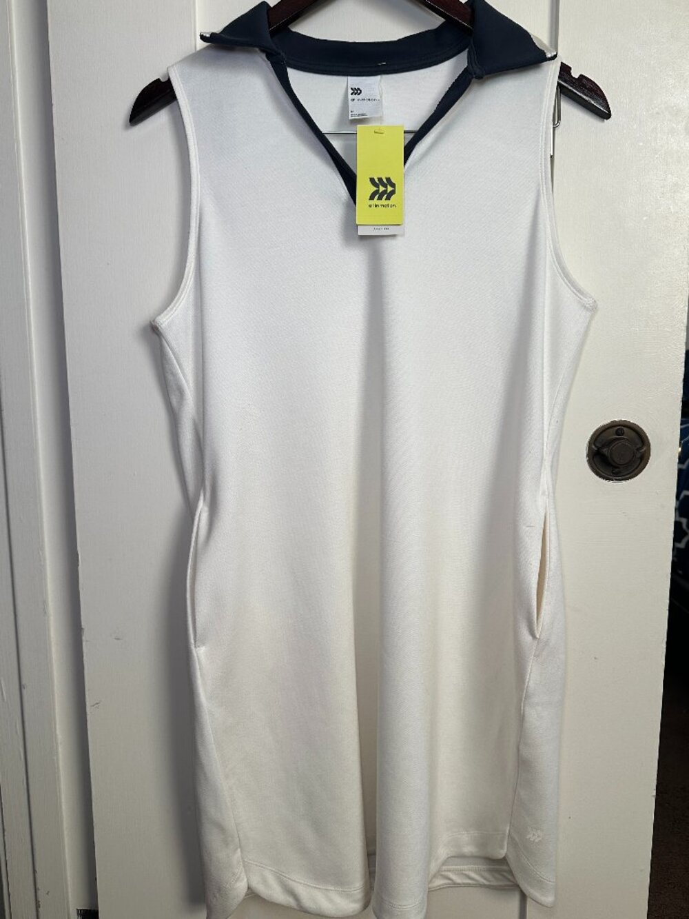 All in Motion Airy Sleek Sleeveless Polo Dress White Navy Women Medium NWT - Picture 2 of 10